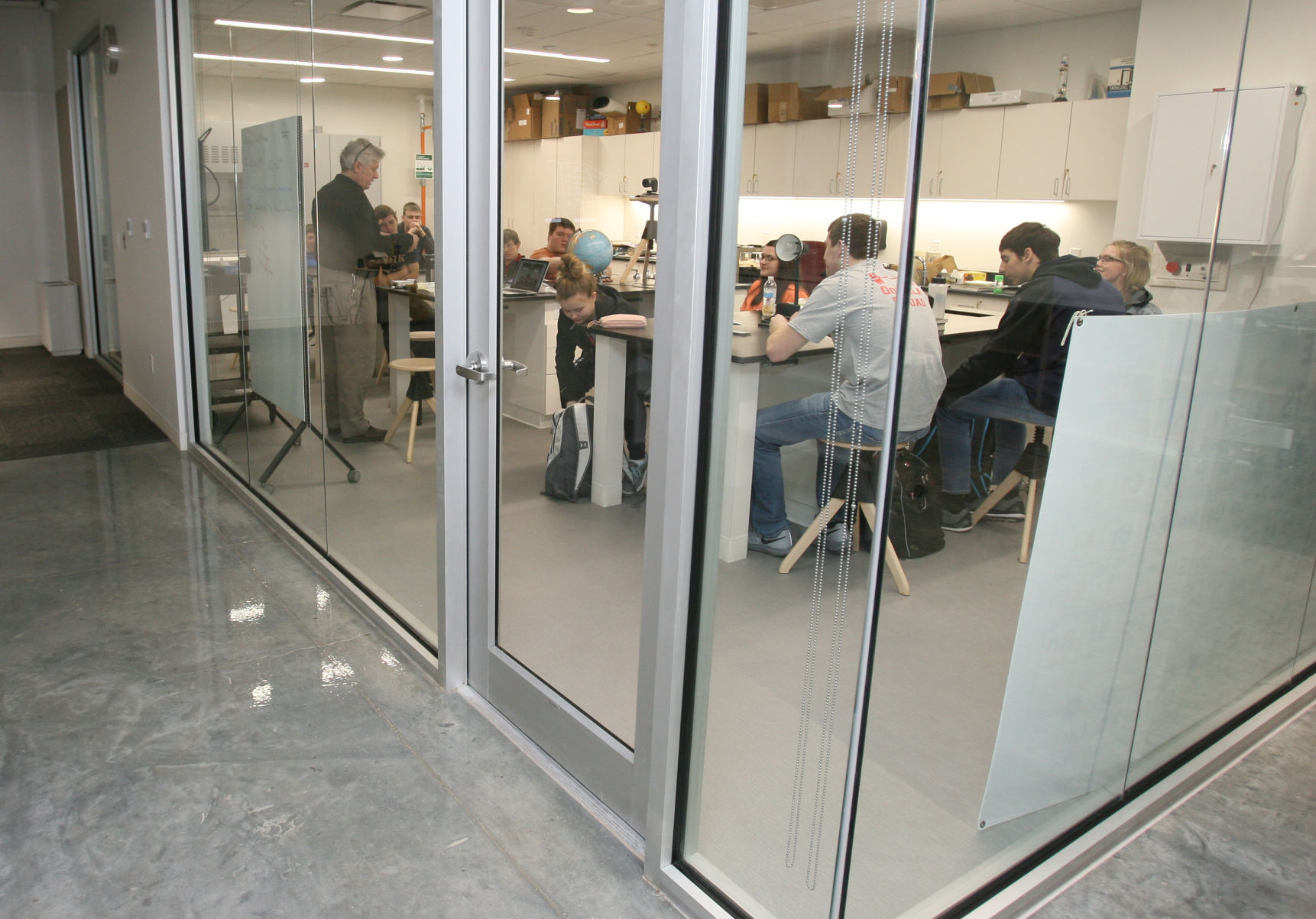 p01-19-19SCRnewSchool3.jpg